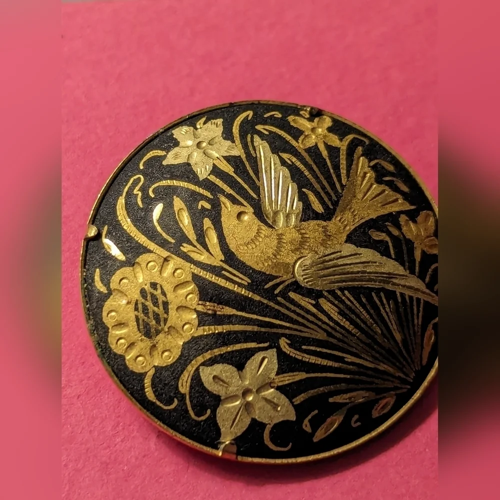 🕊️ Vintage Damascene Pin black and gold birds and floral trombone clasp 1